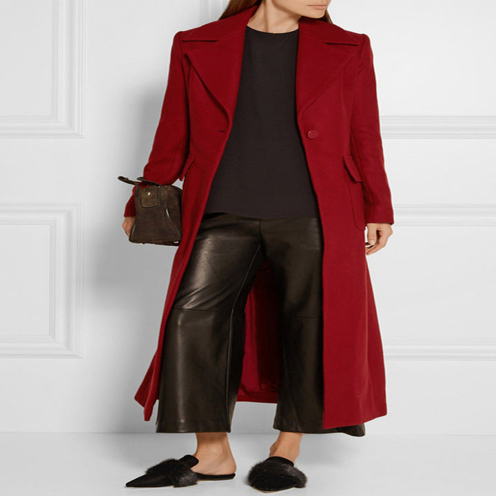Damska maxi-length mieszanka wełny płaszcz z taliowana seam design, knife pleats, i klapką kieszeniami Lumaza