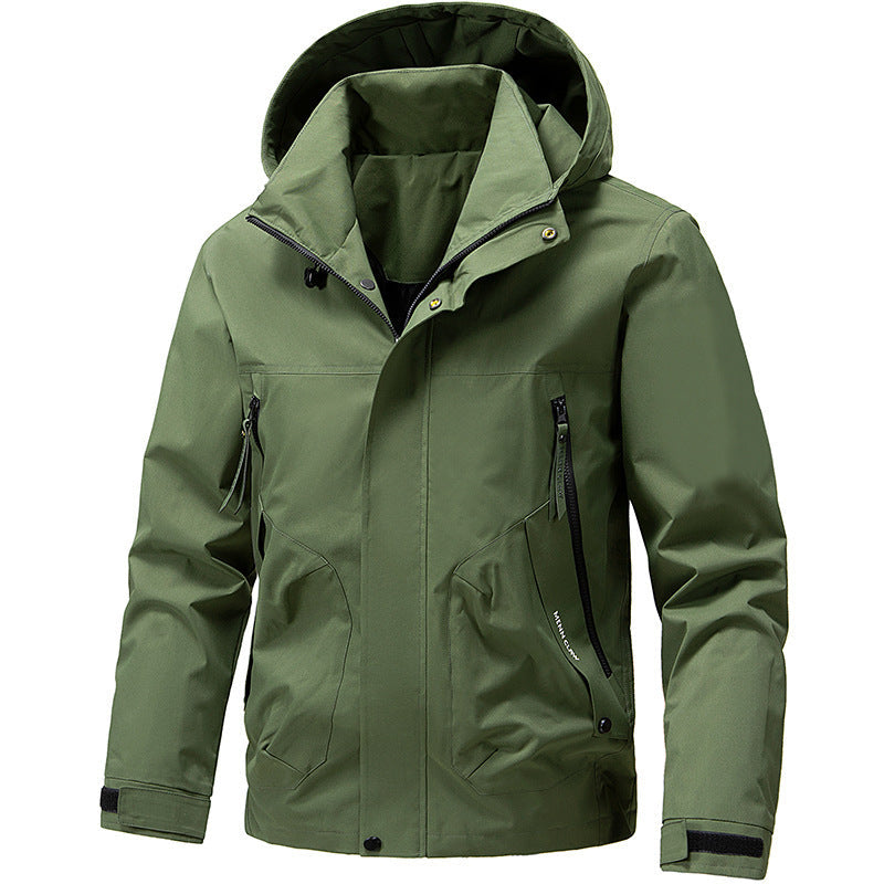 Męska oddychająca kurtka softshell outdoorowy z wiatroszczelna membrana, regulowany kapturem i zamkiem kieszeniami