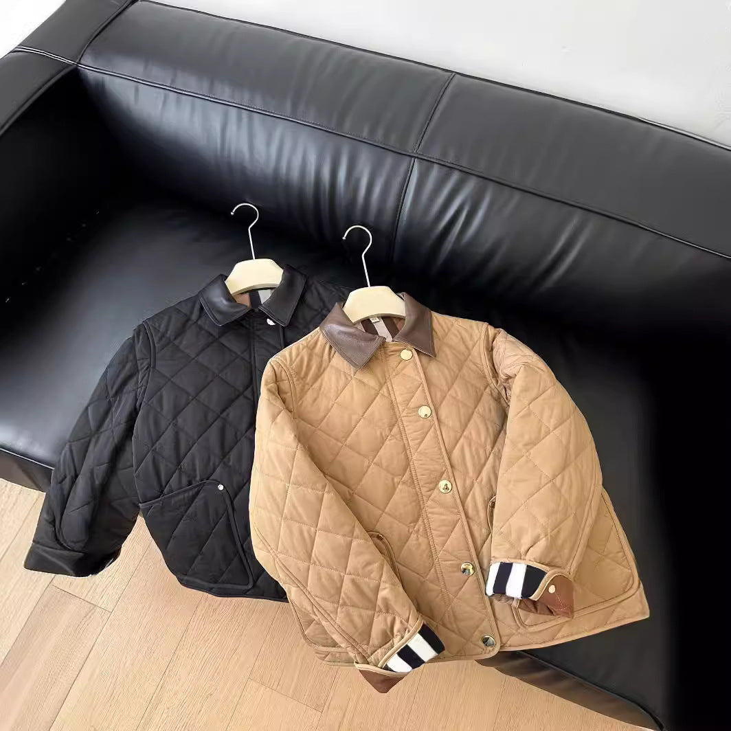 Damska fashionable pikowana kurtka z elegancka leather kołnierzem Lumaza