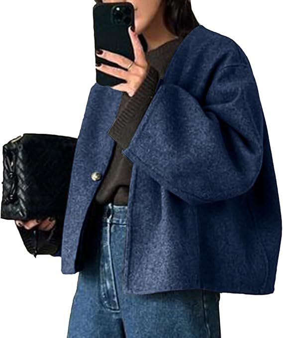 Damska krótka oversize wool kurtka z boxy cut i single-guzikami closure Lumaza