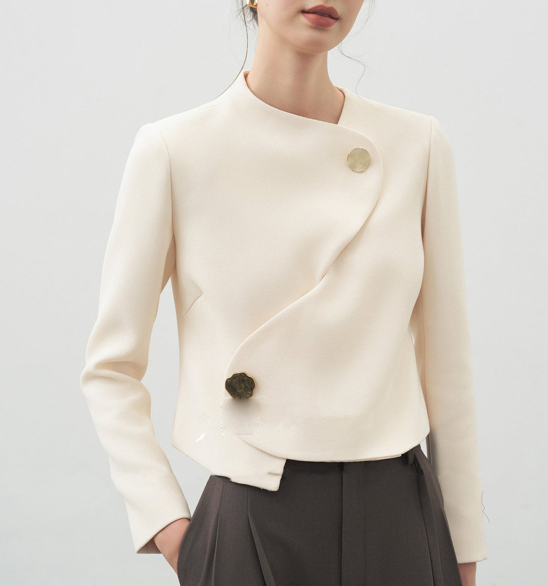 Damska elegancka krótka marynarka kurtka z asymmetric cut Lumaza