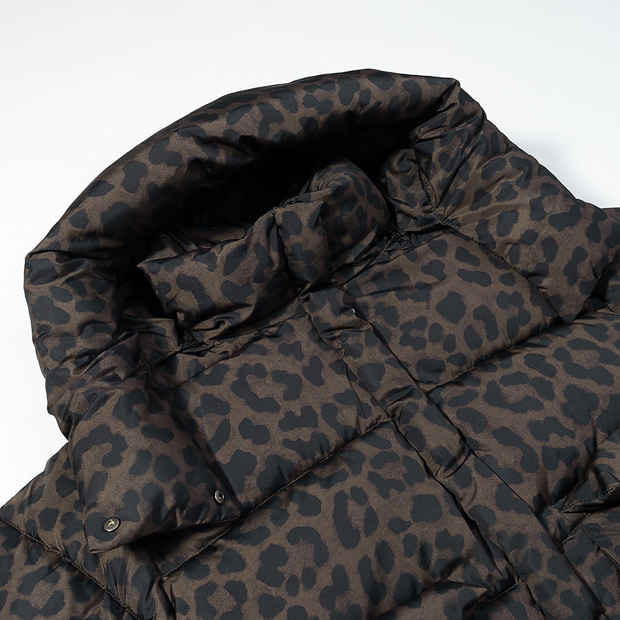 Damska krótka pikowana kurtka z high hood kołnierzem, ściągaczem dołem i leopard print Lumaza