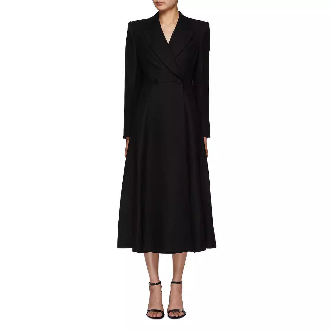 Damska długaer taliowana marynarka płaszcz z maxi length i structured shoulders Lumaza