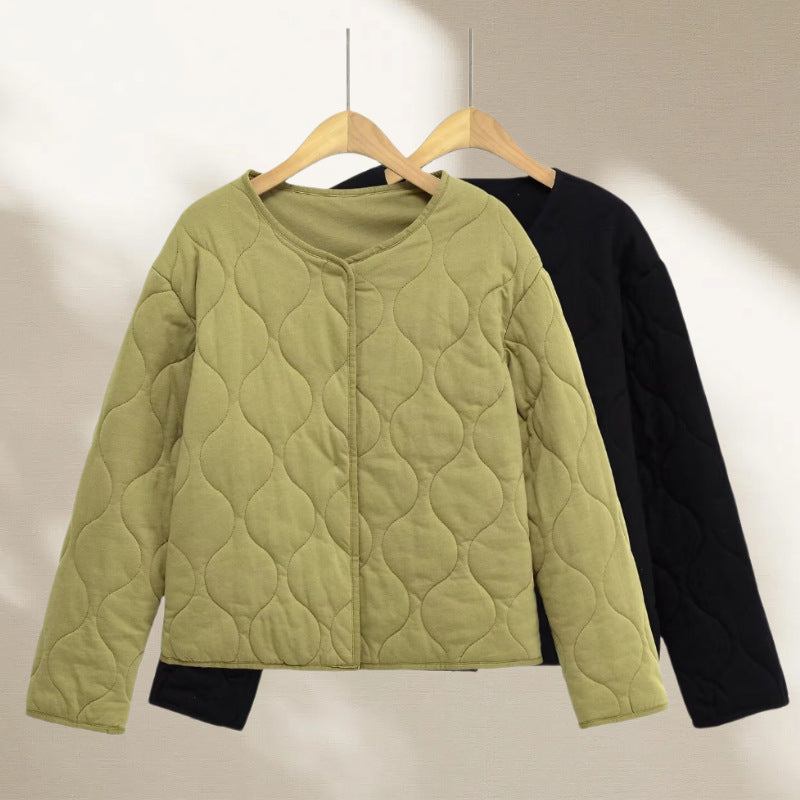 Damska kurtka pikowana z okrągły quilting, Listwa guzikowa i V-neck