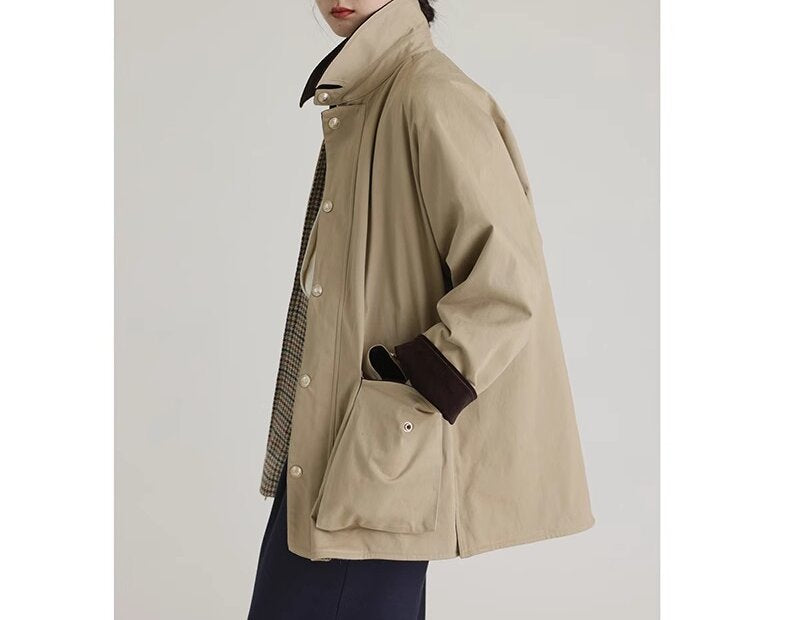 Damska Stylish Transitional kurtka z Practical kołnierzem i dużymi kieszeniami Lumaza