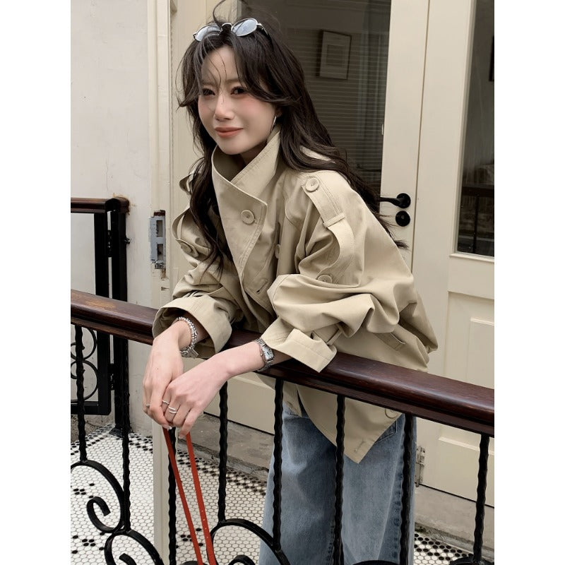 Damska oversize trencz kurtka z Wide Cut i Epaulettes Lumaza