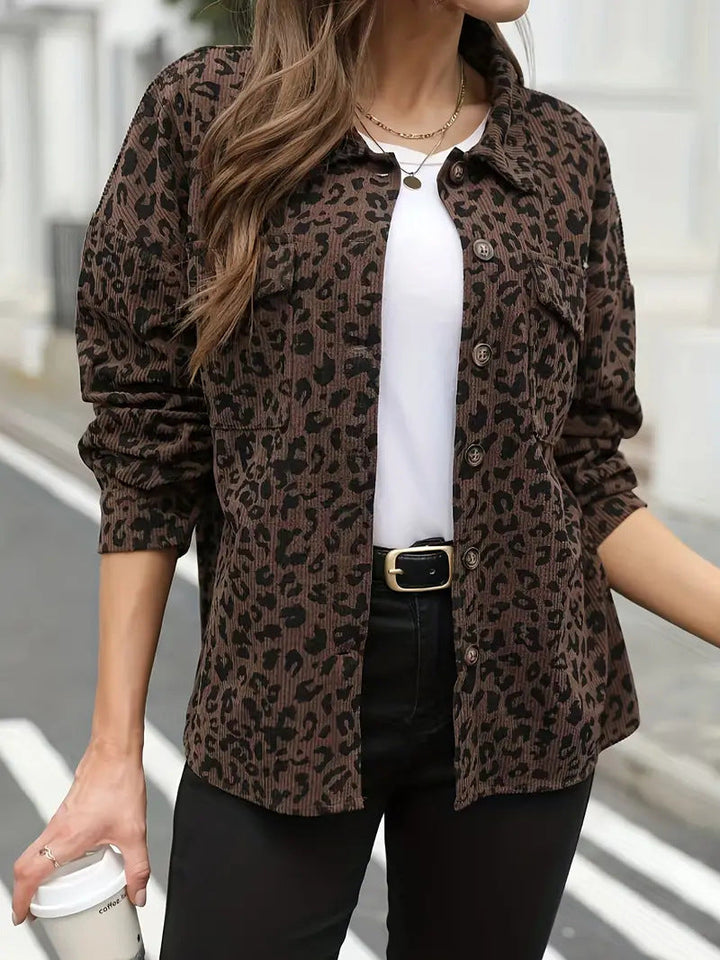Damska oversize koszulowa kurtka in Cord Look z Leopard Print Lumaza