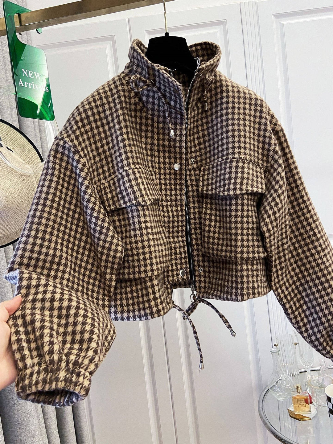 Damska Checkered krótka kurtka z stójka kołnierzem, ściągaczem i Elastic Cuffs Lumaza