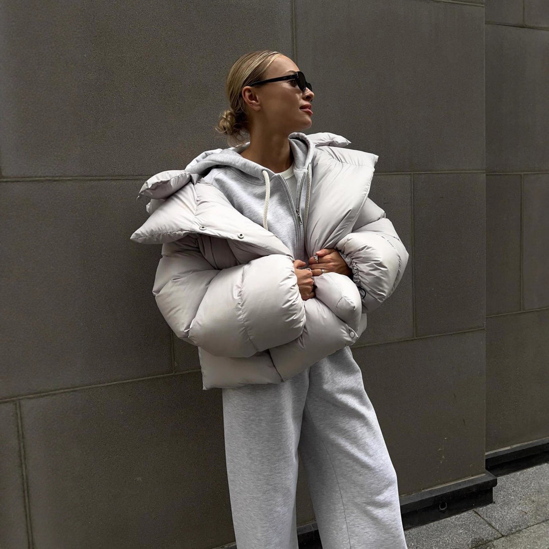Damska extravagant oversize pikowana down kurtka z extra voluminous hood Lumaza