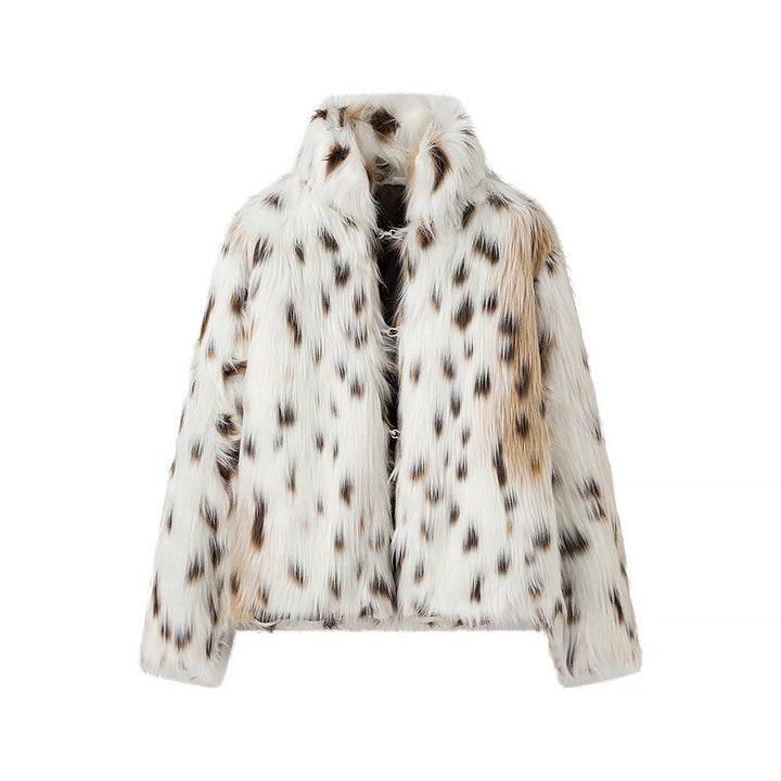 Damska krótka fur kurtka made of faux fur z leopard print i boxy silhouette Lumaza