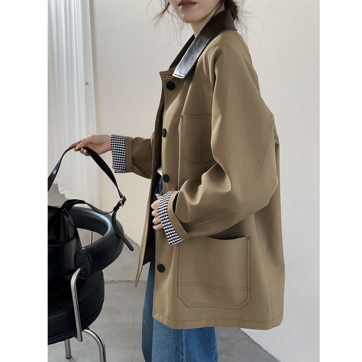 Damska oversize krótka kurtka in Trench styl z Leather-Look kołnierzem i Checked Cuffs Lumaza