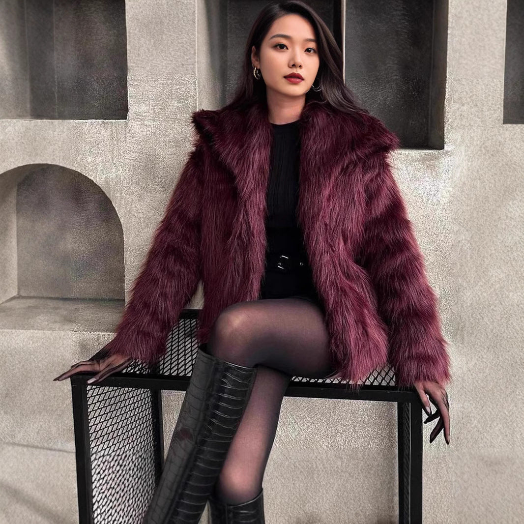 Damska krótka Faux Fur kurtka z Voluminous Shawl kołnierzem Lumaza
