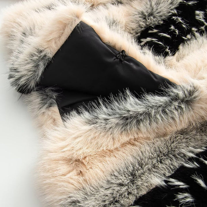 Damska krótka Faux Fur kurtka z Striped Fur Texture Lumaza