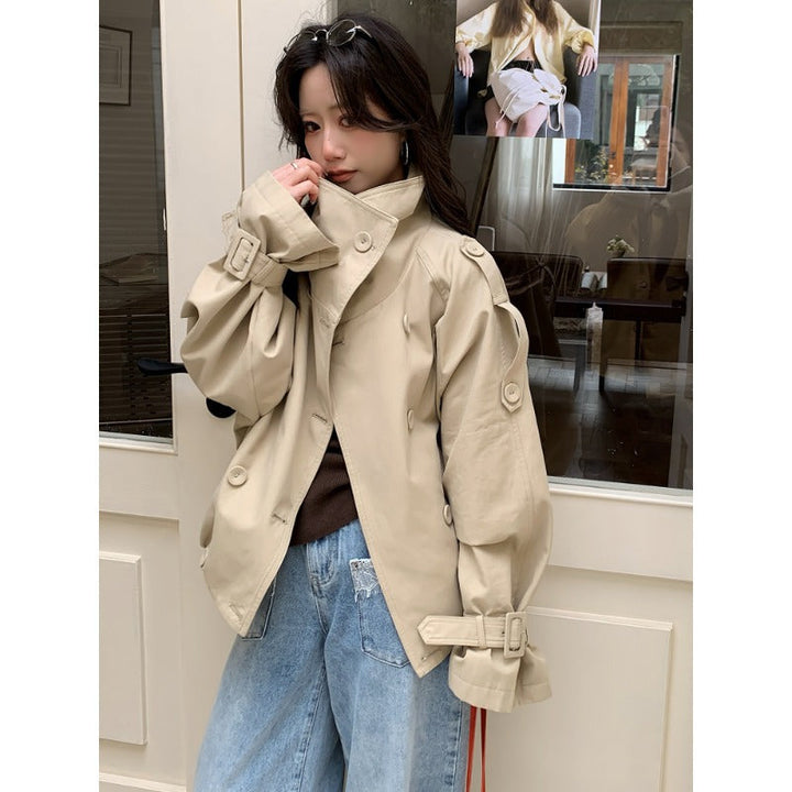 Damska oversize trencz kurtka z Wide Cut i Epaulettes Lumaza