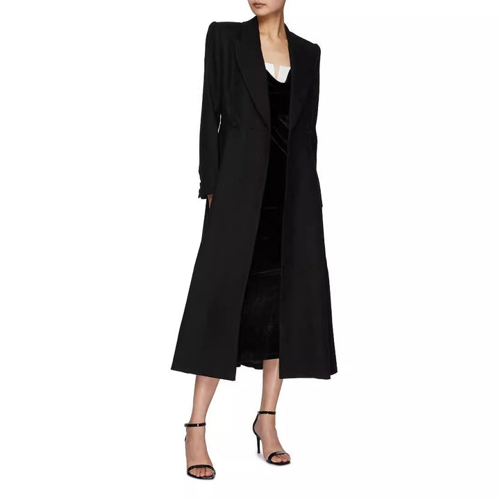 Damska długaer taliowana marynarka płaszcz z maxi length i structured shoulders Lumaza