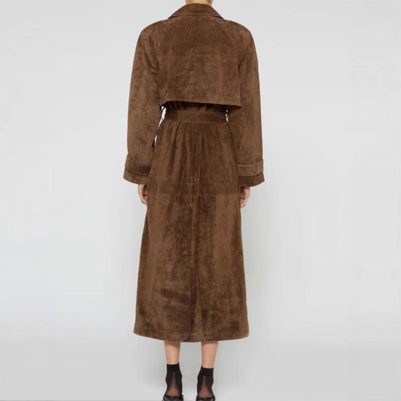 Damska długa Suede kurtka in a Minimalist Trench Look z Soft Lapels Lumaza