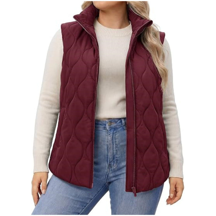 Damska pikowana kamizelka z wysokim kołnierzem, figure-flattering silhouette i side kieszeniami Lumaza