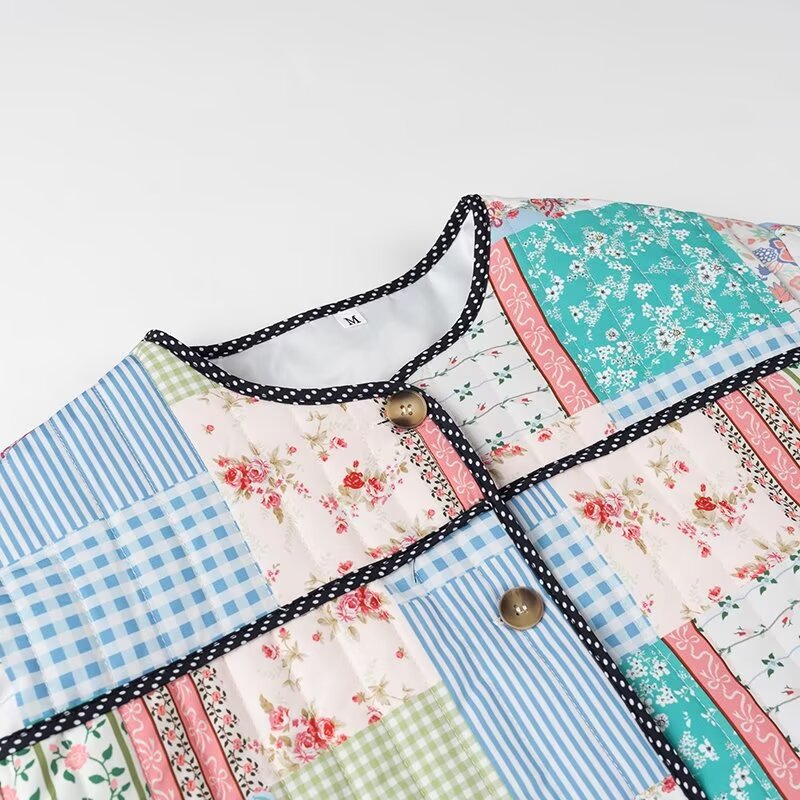 Damska pikowana patchwork kurtka z round neckline, decorative trim i przodem guzikami Lumaza