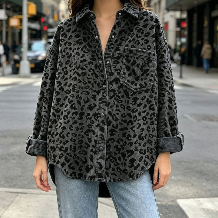 Damska Oversize Cord Kurtka koszulowa z Lampart Print i Nap Guziki
