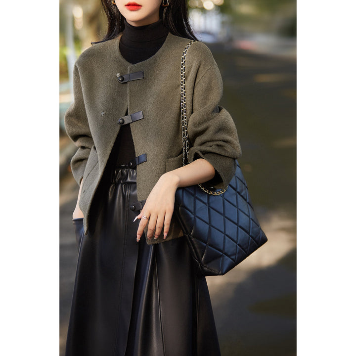 Damska elegancka Wool kurtka z guzikami Lumaza
