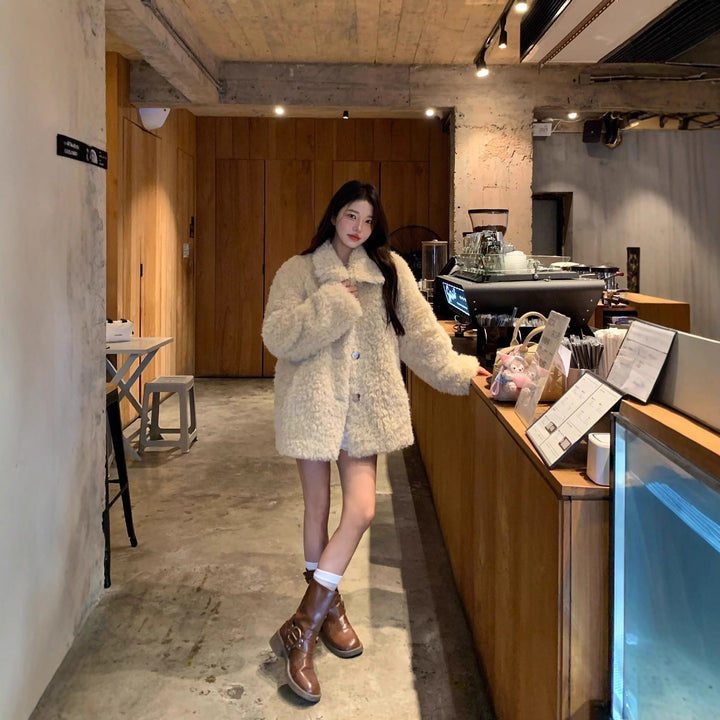 Damska Cozy Faux Fur Teddy płaszcz in oversize Cut Lumaza