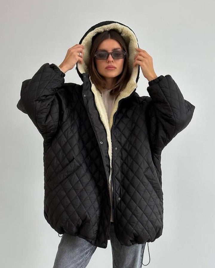Damska oversize pikowana kurtka z Teddy Lining i Hood Lumaza