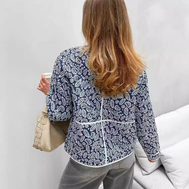 Damska pikowana transitional kurtka withze stójką, paisley print i contrasting piping Lumaza