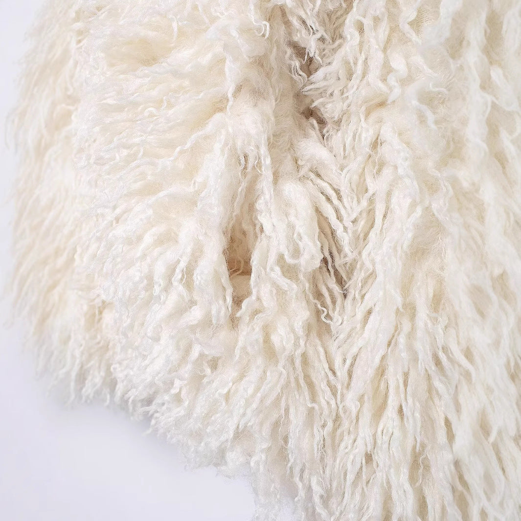 Damska krótka kurtka made of Faux Fur z długa-Pile Shag Structure Lumaza