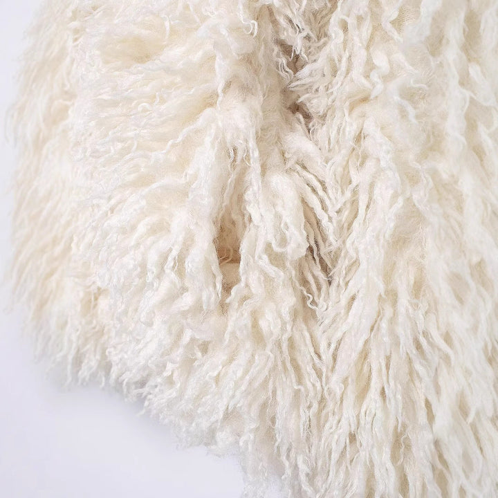 Damska krótka kurtka made of Faux Fur z długa-Pile Shag Structure Lumaza