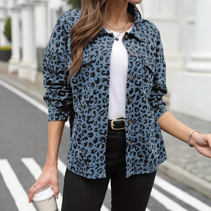 Damska oversize koszulowa kurtka in Cord Look z Leopard Print Lumaza