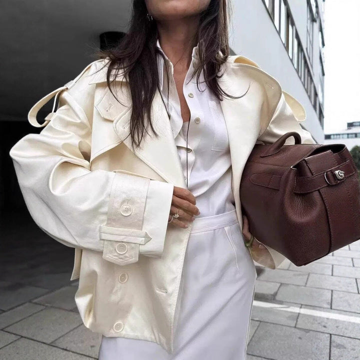 Damska krótka boxy dwurzędna Trench z ściągaczem i Decorative na ramiona Straps Lumaza