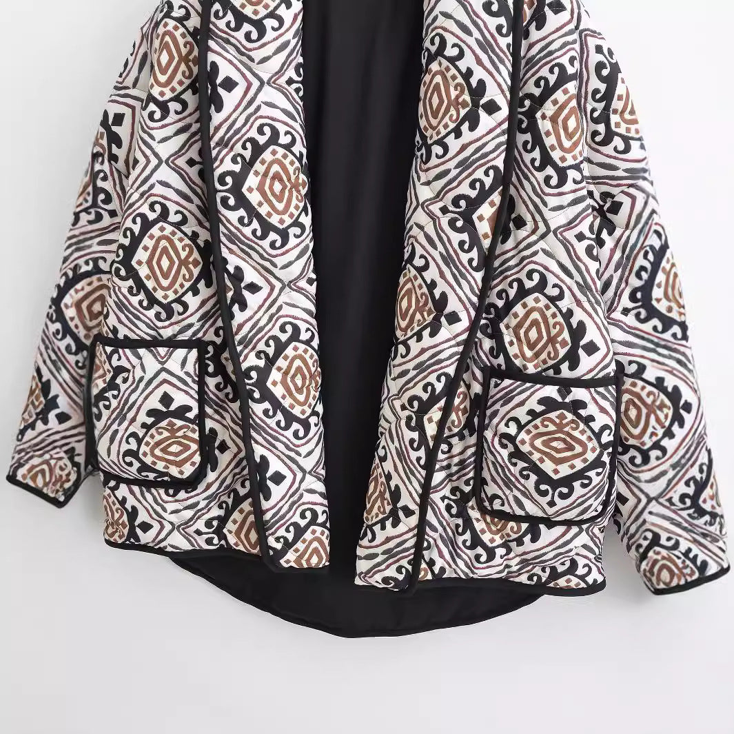 Damska pikowana kimono kurtka z Ethno Print, kontrastowy Piping i z naszywanymi kieszeniami Lumaza