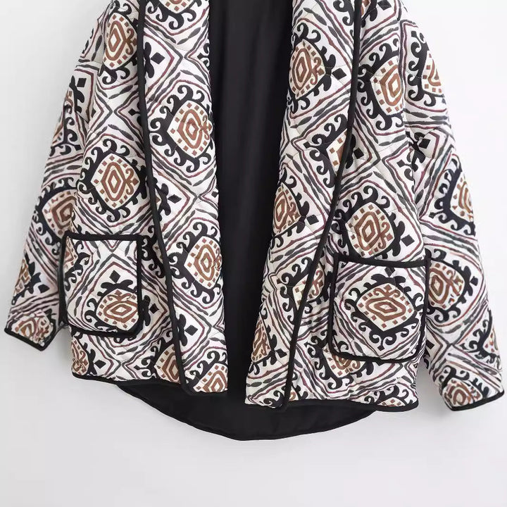 Damska pikowana kimono kurtka z Ethno Print, kontrastowy Piping i z naszywanymi kieszeniami Lumaza