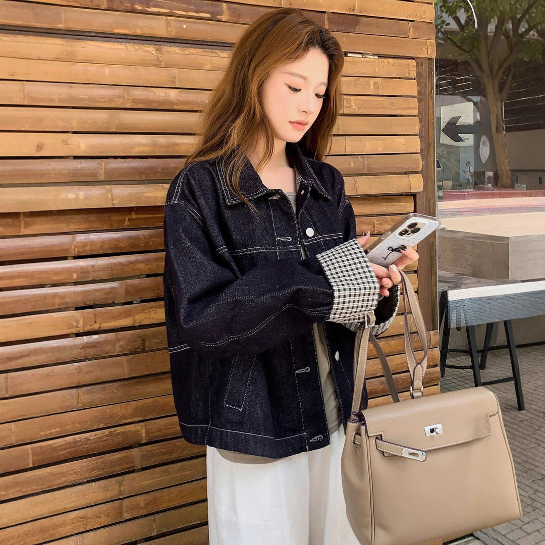 Damska boxy denimowa kurtka z contrasting seams, ściągaczem dołem i checked cuffs Lumaza