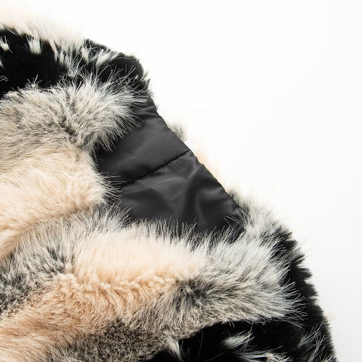 Damska krótka Faux Fur kurtka z Striped Fur Texture Lumaza