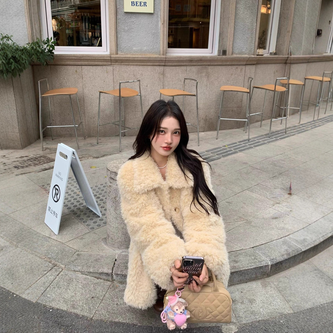Damska Cozy Faux Fur Teddy płaszcz in oversize Cut Lumaza