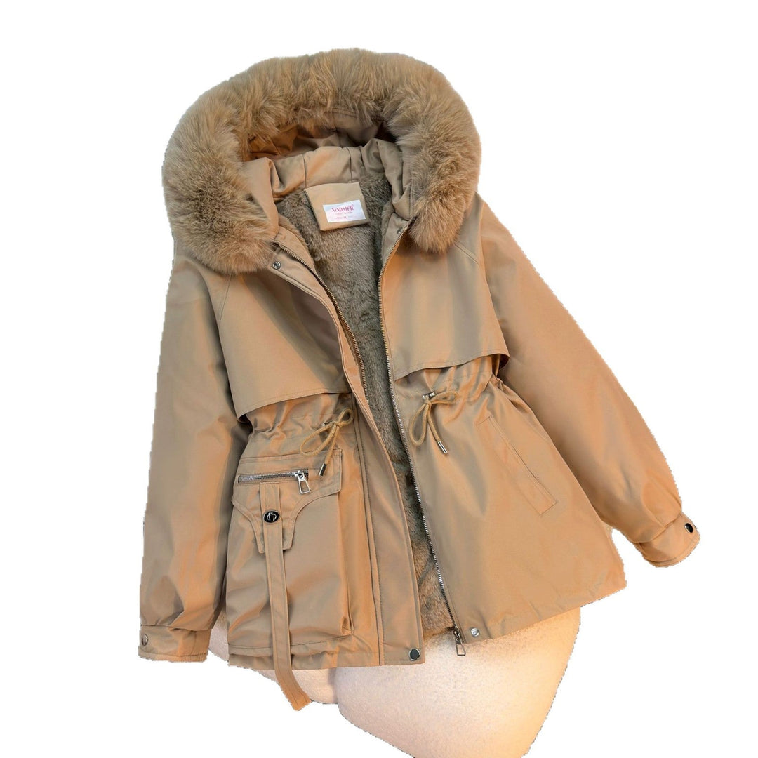 Damska krótka ocieplana parka z faux fur kołnierzem, teddy lining, ściągaczem waist, i multifunkcjonalna kieszeniami Lumaza