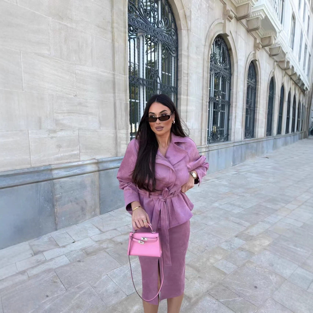 Damska krótka kurtka z belted Talia, asymmetrical lapel, i peplum Dół