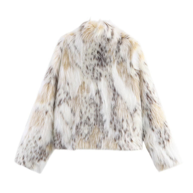 Damska krótka Faux Fur kurtka z stójka kołnierzem i Voluminous Faux Fur Lumaza
