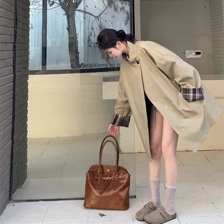 Damska krótka Trench z ze stójką, Concealed Snap listwą i Checked rękawem Trim Lumaza