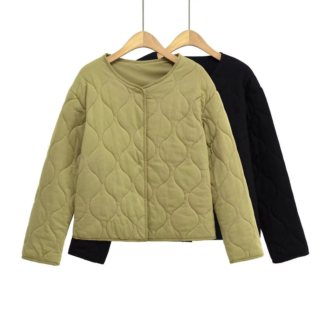 Damska Pikowana Krótka Kurtka w Oversize Krój z Okrągły Dekolt i Wave Stitching