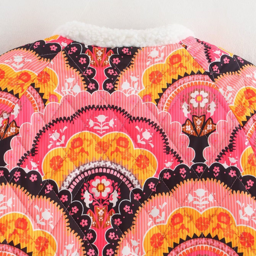 Damska pikowana kurtka z teddy lining i retro-inspired allover print Lumaza