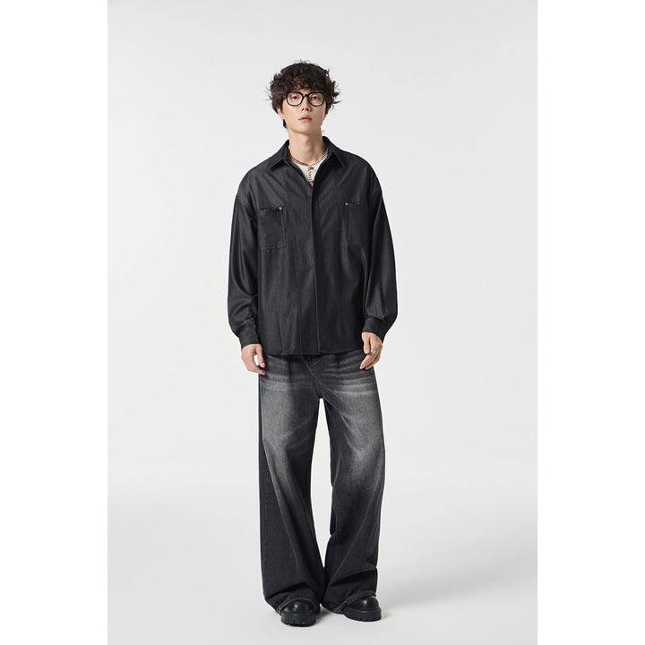 Męska oversize kurtka koszulowa z lekka denim quality z ukryty listwą guzikową i kieszeniami na piersi