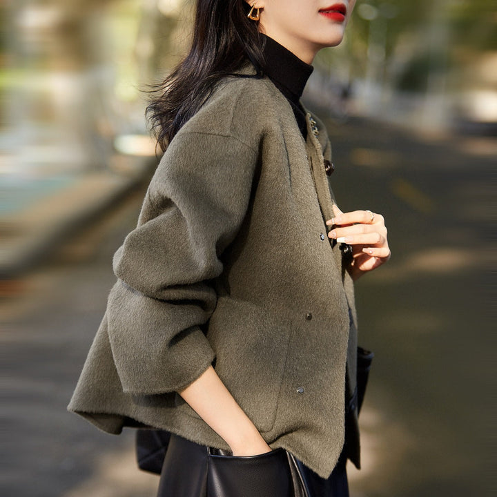 Damska elegancka Wool kurtka z guzikami Lumaza