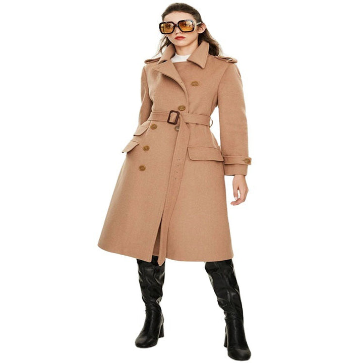 Damska dopasowana A-line trencz made of wool-cashmere blend z waist paskiem i klapką Lumaza