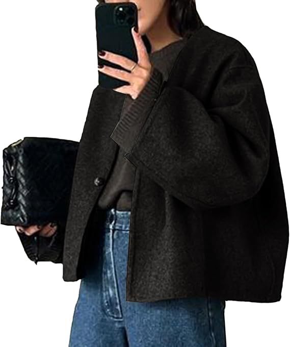 Damska krótka oversize wool kurtka z boxy cut i single-guzikami closure Lumaza