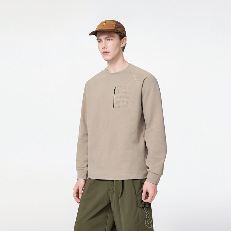 Męska okrągły dekolt bluza z klatka piersiowa zamek, perforated utility flap, i luźny krój
