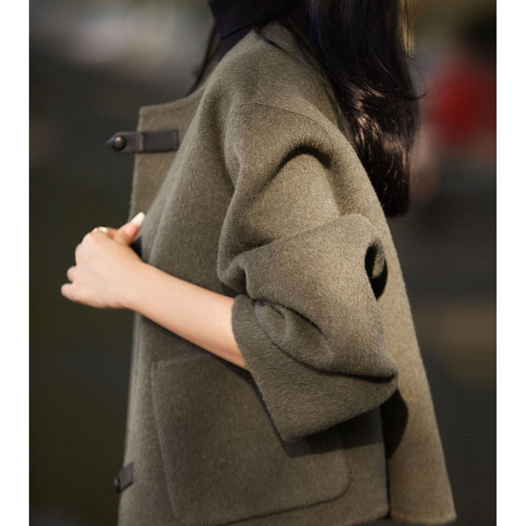 Damska elegancka Wool kurtka z guzikami Lumaza