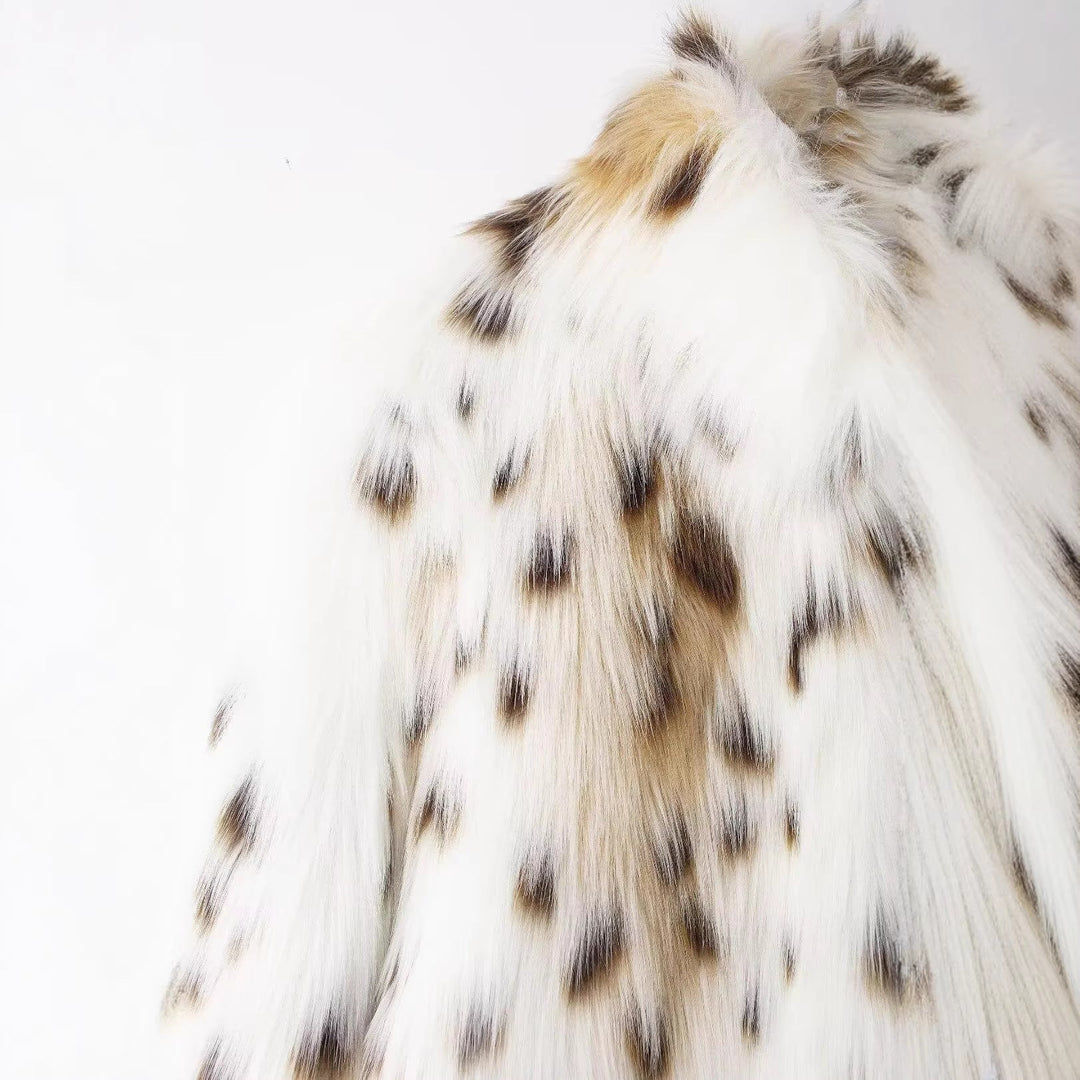 Damska krótka pikowana Faux Fur kurtka z Leopard Spot Pattern i ze stójką Lumaza