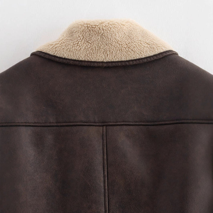 Damska krótka kurtka in aviator-look made of skórzany wygląd z teddy lining i z naszywanymi kieszeniami Lumaza